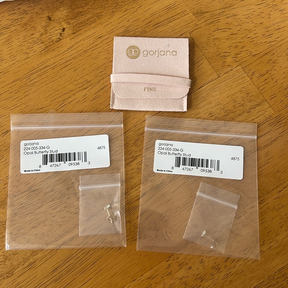NIB Gorjana Butterfly Studs Earrings - Picture 3 of 7